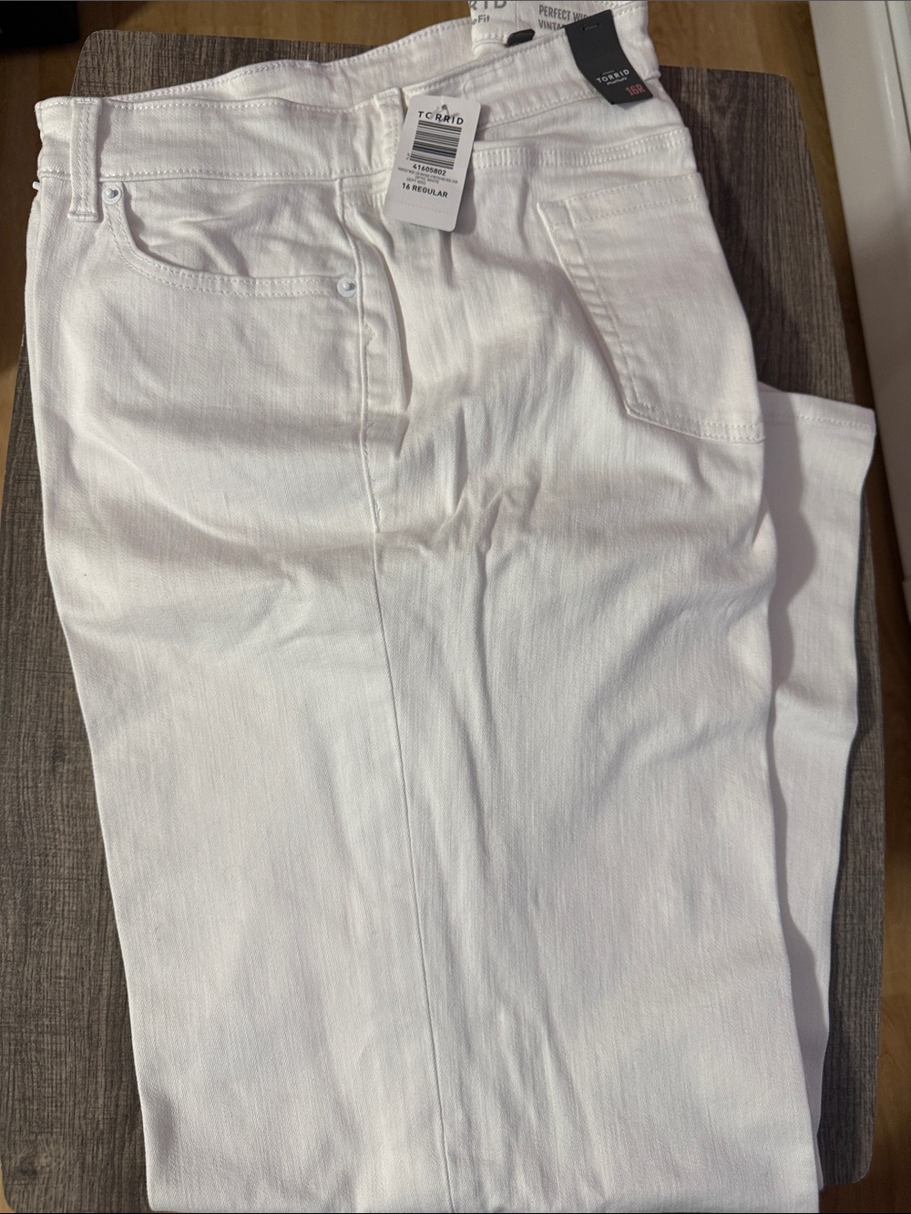 NWT White Torrid Perfect Wide Leg Vintage Stretch mid-rise Jeans Sz 16 Reg
